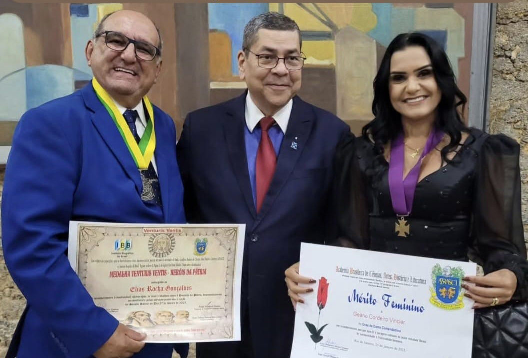 Abrasci concede honrarias a prefeita e secretário de Cardoso Moreira por contribuições à sociedade